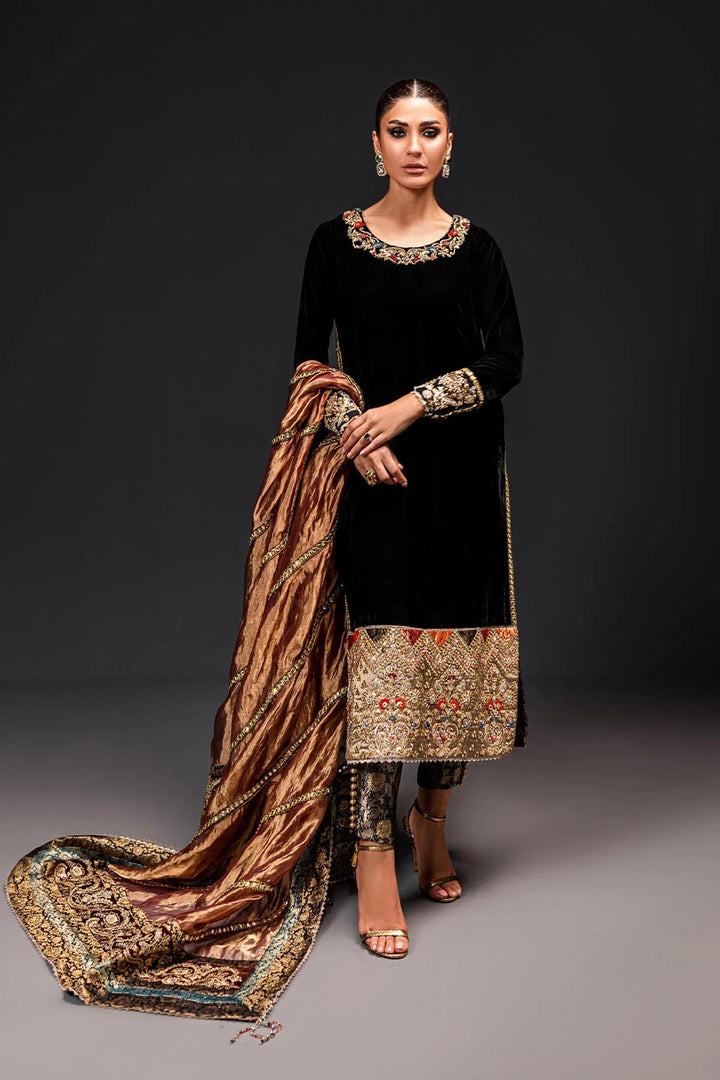 Ammara Khan Velvet Suit-Replica Suits-Replica Zone