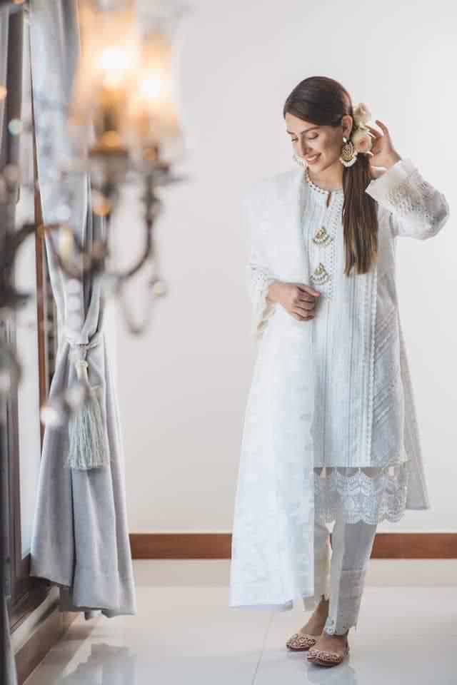 Ayeza Khan Lawn Suit-Lawn Suits-Replica Zone