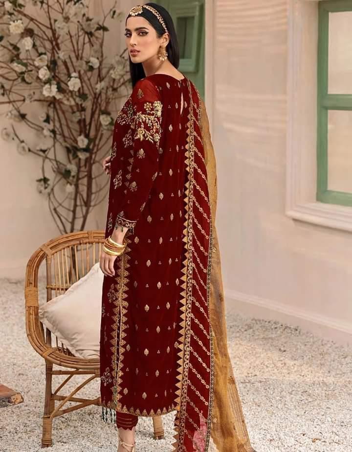 Emaan Adeel Velvet Suit-Replica Suits-Replica Zone