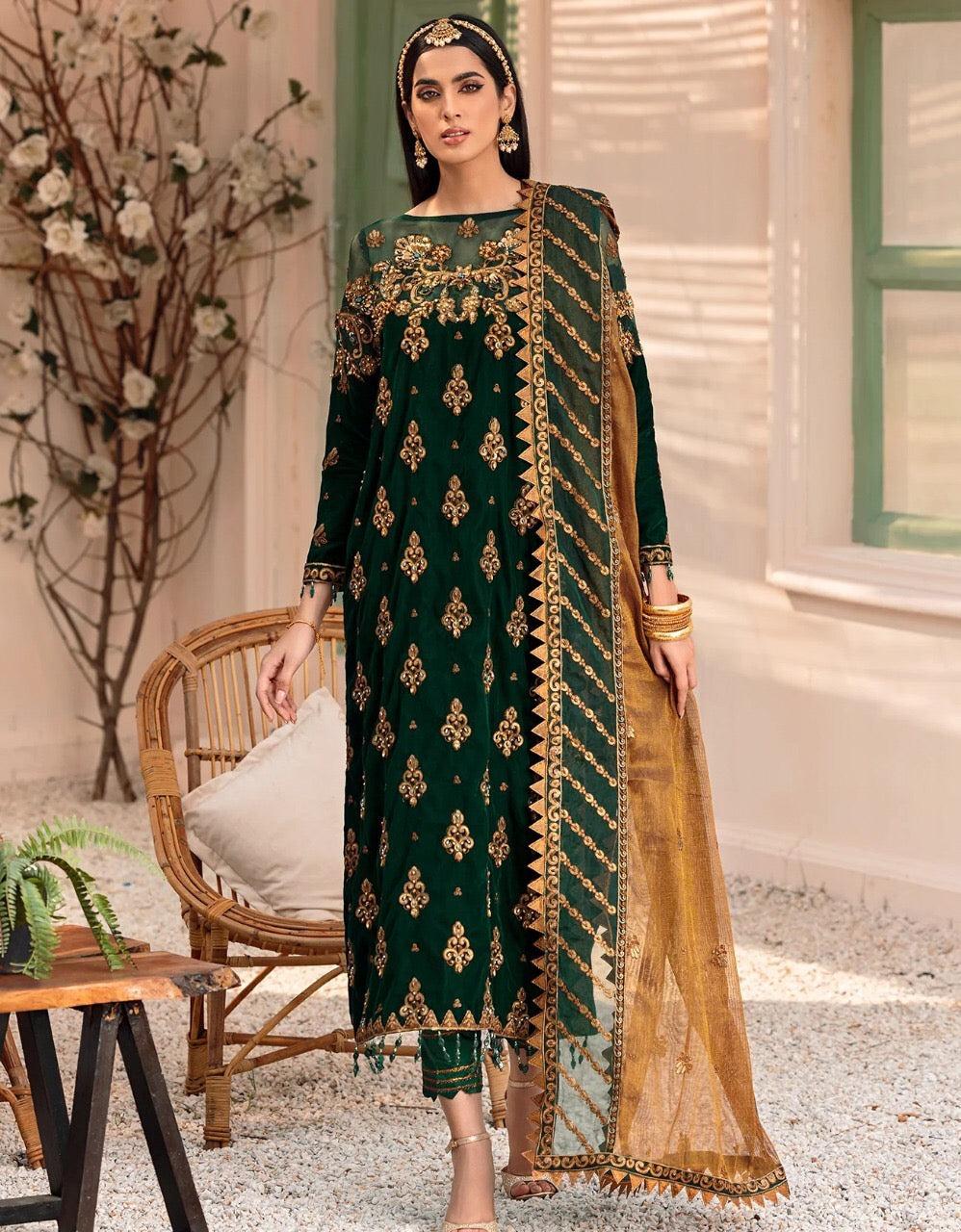 Emaan Adeel Velvet Suit-Replica Suits-Replica Zone