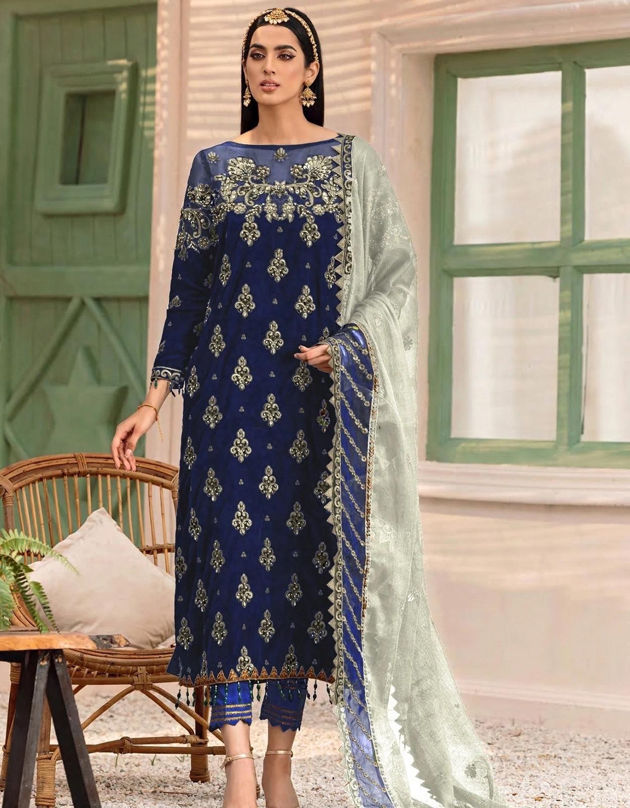 Emaan Adeel Velvet Suit-Replica Suits-Replica Zone