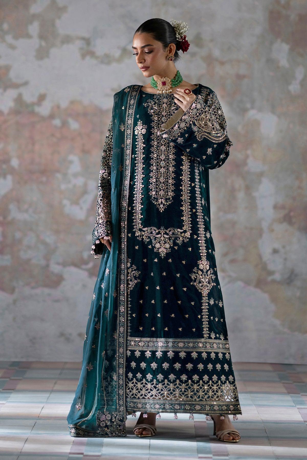 Emaan Adeel Velvet Suit-Replica Suits-Replica Zone